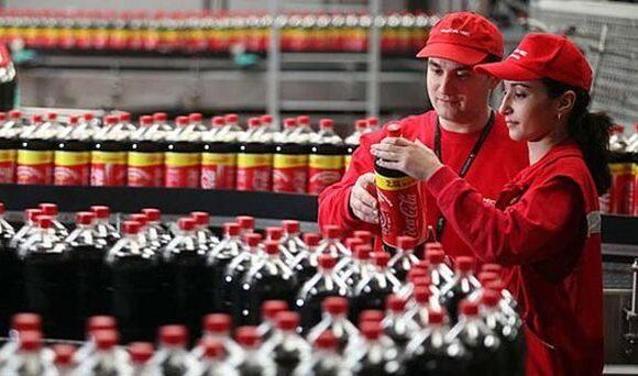 Η Coca Cola διακόπτει τη διαφήμιση σε όλες τις πλατφόρμες των Social Media