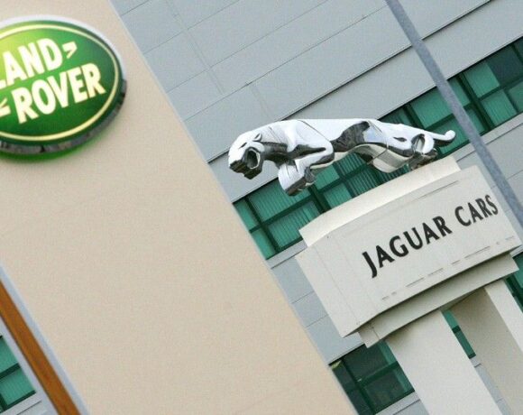 Η Jaguar Land Rover εξασφάλισε δάνειο $705 εκατ