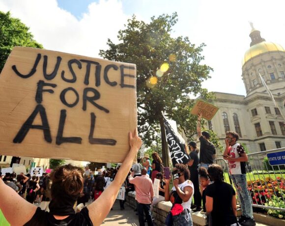 ΗΠΑ : Παραιτήσεις αστυνομικών σε ολόκληρη τη χώρα εξαιτίας των διαδηλώσεων