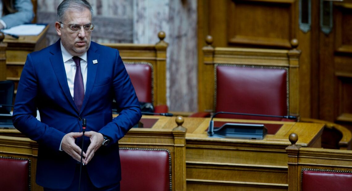 Θεοδωρικάκος: Οι δημόσιοι υπάλληλοι να είναι έτοιμοι για αλλαγή θέσεων και αξιολόγηση