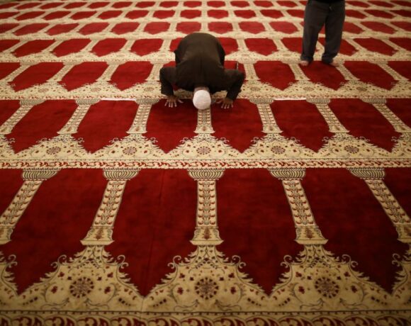 Θύματα διακρίσεων οι άθεοι και οι ανθρωπιστές σε πολλές χώρες του κόσμου