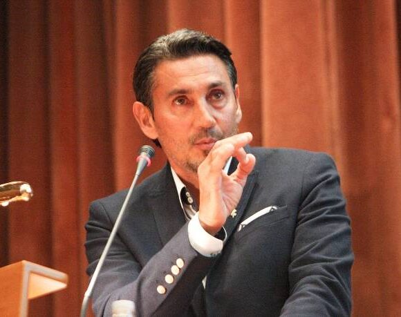 Καταγγελία Κακλαμανάκη στην ΕΦΙΠ για τον αντιπρόεδρο της ΕΙΟ