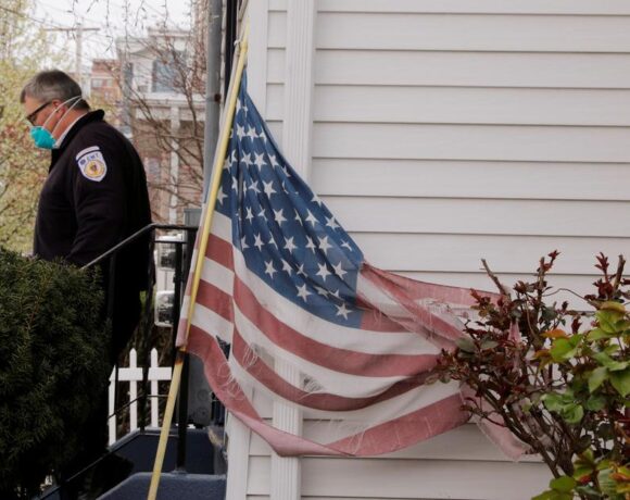 Κοροναϊός : Ξεπέρασε πάλι τους 1