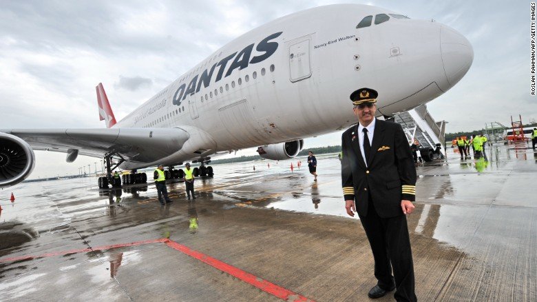 «Ματώνει» και η Qantas: Προχωρά σε 6