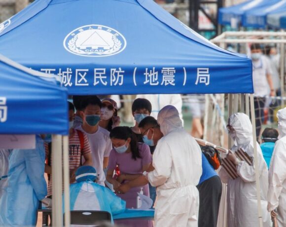 Μικρή αύξηση των νέων κρουσμάτων κοροναϊού στην Κίνα