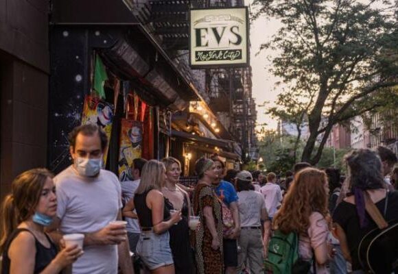Νέα Υόρκη : Προειδοποιήσεις για νέο Lockdown έφερε ο συνωστισμός στα μπαρ