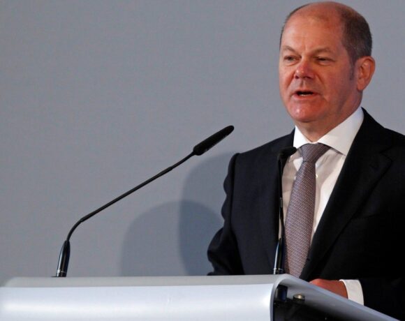 Ο Σολτς δικαιώνει την ΕΚΤ και απομονώνει το γερμανικό δικαστηρίο