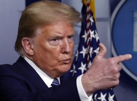 Ο Τραμπ καλεί τους κυβερνήτες «να επιβληθούν» στους διαδηλωτές