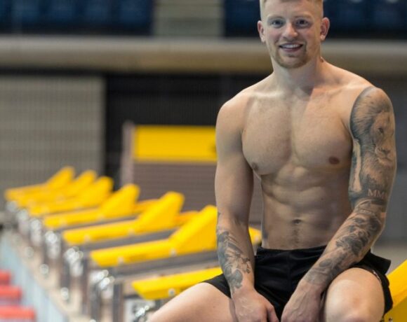 Ομοσπονδία και αθλητές κατά του Τζόνσον για τις πισίνες