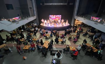 Πάστορας μετέτρεψε εκκλησία… σε μπαρ