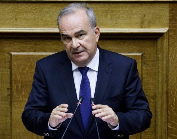 Παπαθανάσης: Οι περισσότεροι επαγγελματίες θα μεταφέρουν την μείωση ΦΠΑ στον καταναλωτή