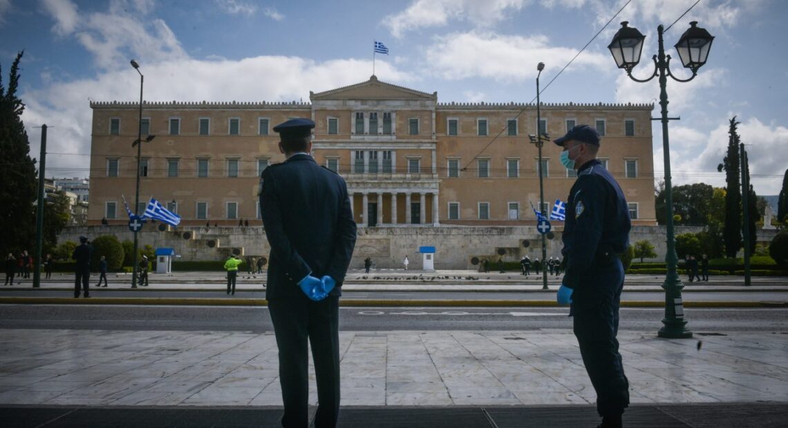 Πότε κινδυνεύει η Ελλάδα με δεύτερο κύμα πανδημίας