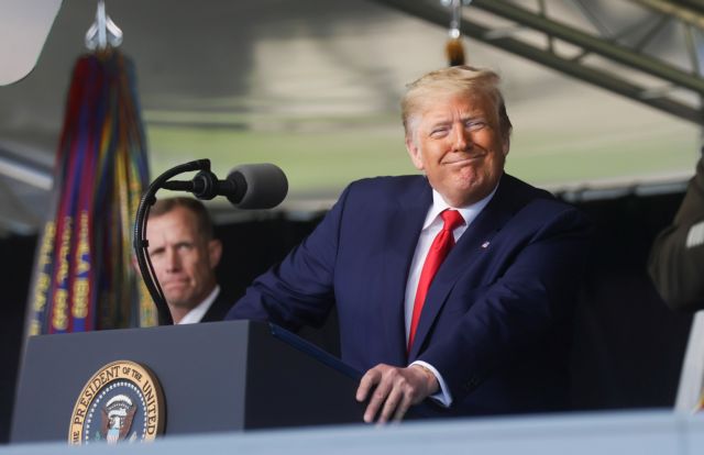 Ρίχνει τους τόνους ο Τραμπ μετά τις κατηγορίες για προσπάθεια πολιτικοποίησης του στρατού