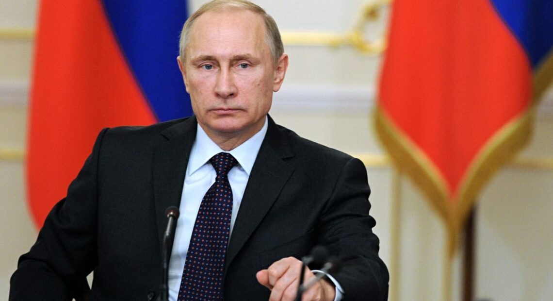 Ρωσία: Ο πρόεδρος Πούτιν λέει ότι πιθανόν να επιδιώξει και νέα θητεία