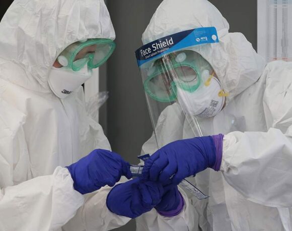 Σε νέα φάση η πανδημία: 500.000 θάνατοι – Πάνω από 10 εκατ