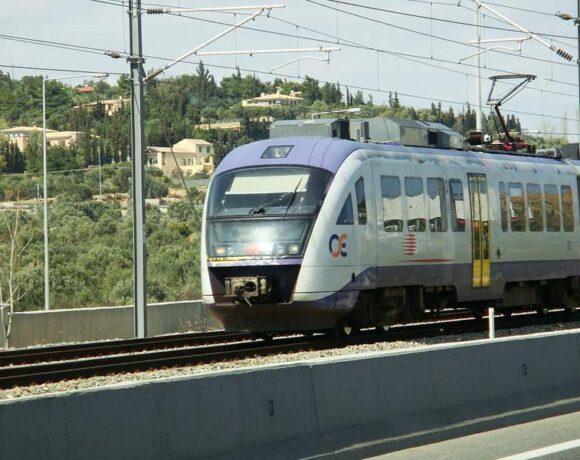 Στάση εργασίας την Πέμπτη σε τρένα και τραμ