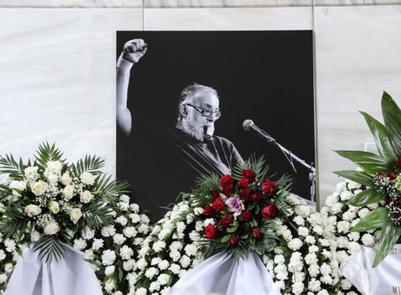 Στα ασυνόδευτα παιδιά της Μόριας η «δωρεά Μικρούτσικου» – Πώς κατανεμήθηκαν τα 33