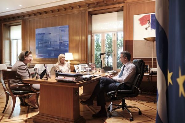 Συνάντηση Φόνσου – Μητσοτάκης – Τι είπαν για «Το σπίτι του ηθοποιού»