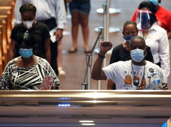 Τελευταίο αντίο στον Τζορτζ Φλόιντ – Πλήθος κόσμου αναμένεται στην κηδεία του