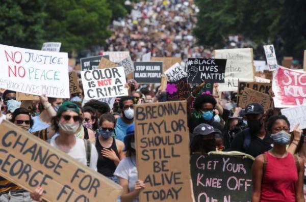 Τζορτζ Φλόιντ: Ακόμα μια μέρα μαζικών διαδηλώσεων – «Πλημμύρισε» η Ουάσινγκτον