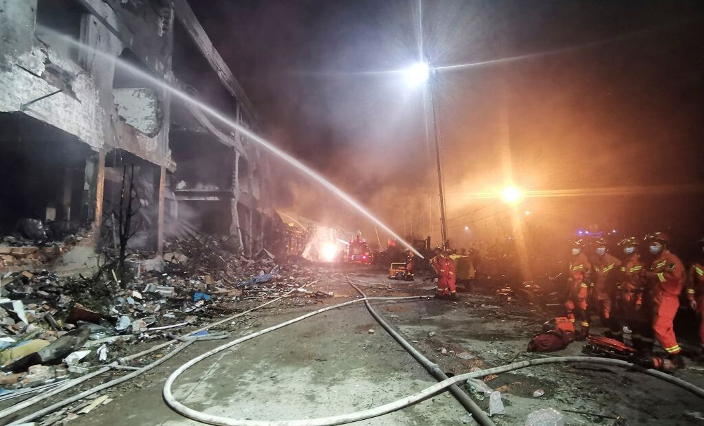 Τραγωδία στην Κίνα: Τουλάχιστον 19 οι νεκροί από έκρηξη βυτιοφόρου
