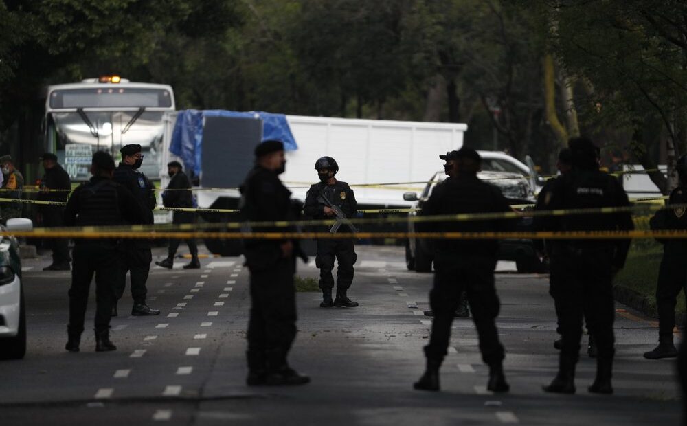 Φρίκη στο Μεξικό : Βρέθηκαν 14 πτώματα στον δρόμο τυλιγμένα σε κουβέρτες