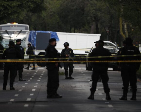 Φρίκη στο Μεξικό : Βρέθηκαν 14 πτώματα στον δρόμο τυλιγμένα σε κουβέρτες