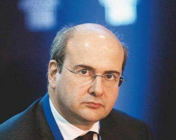 Χατζηδάκης: Η ΔΕΗ έχει ακολουθήσει μια ανοδική πορεία
