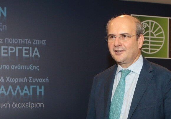 Χατζηδάκης (Θέμα 104,6): Αύριο το πακέτο για την ηλεκτροκίνηση – Kίνητρα για την κατασκευή μπαταριών