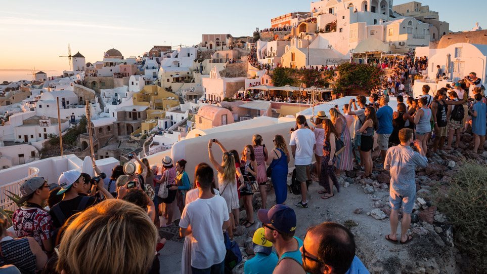 Deutsche Welle: Οι τουριστικές κρατήσεις για Ελλάδα, Κύπρο αυξάνονται καθημερινά
