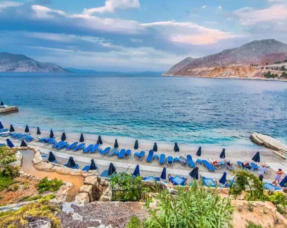 Ey: Estimated Tourism Losses For Greece At 10bn Due To Covid 19