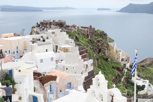 Global Data: Η αφαίρεση των ελληνικών νησιών από τα νέα δρομολόγια των αεροπορικών εταιριών θα λειτουργήσει αρνητικά για την οικονομία