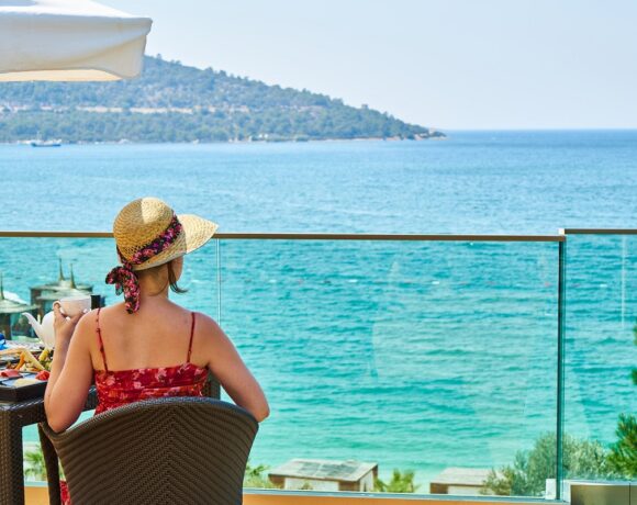 Greece To Cover Cost Of Coronavirus Infected Tourists