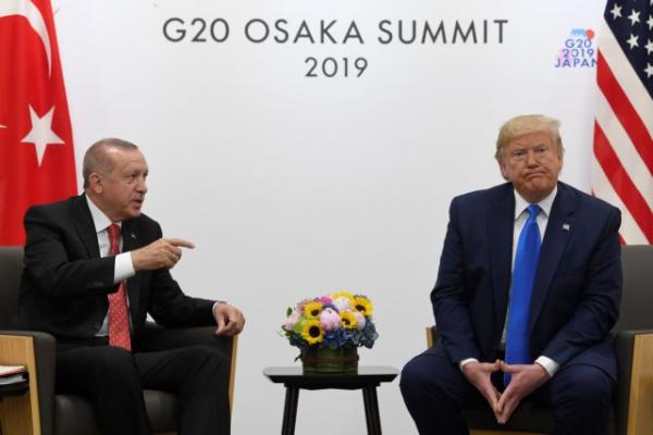 O Ερντογάν μπαίνει ξανά στην «αυλή» του Τραμπ – Σχέδιο επαναπροσέγγισης των Αμερικανών