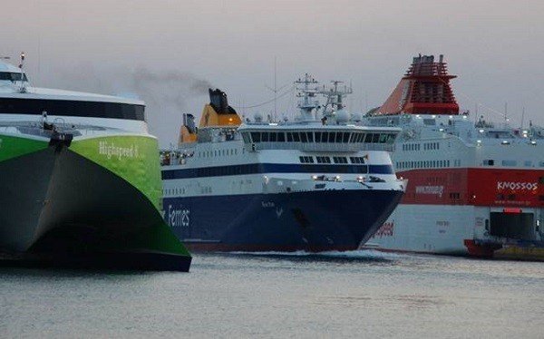 O κορωνοϊός χωρίζει σε τρεις κατηγορίες τις ακτοπλοϊκές εταιρείες