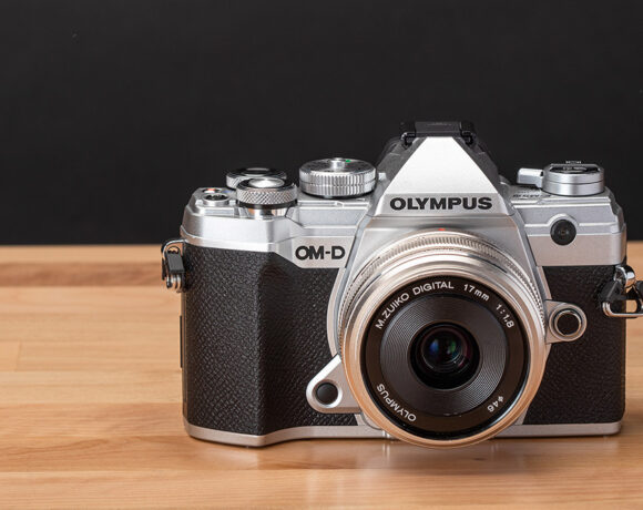 Olympus: Πούλησε το τμήμα καμερών στην εταιρεία που έχει τα Vaio