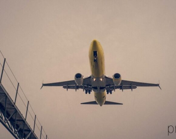 Survey: Only 40% Of Greeks Feel Safe To Fly