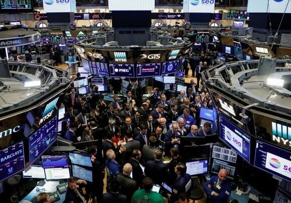 Wall Street: «Φρένο» για το ράλι επιστροφής
