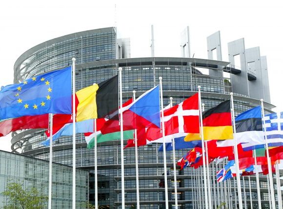 Αμοιβαιότητα θεωρήσεων με τις ΗΠΑ, ζητούν οι ευρωβουλευτές| Η Επιτροπή να εφαρμόσει τη νομοθεσία!!!
