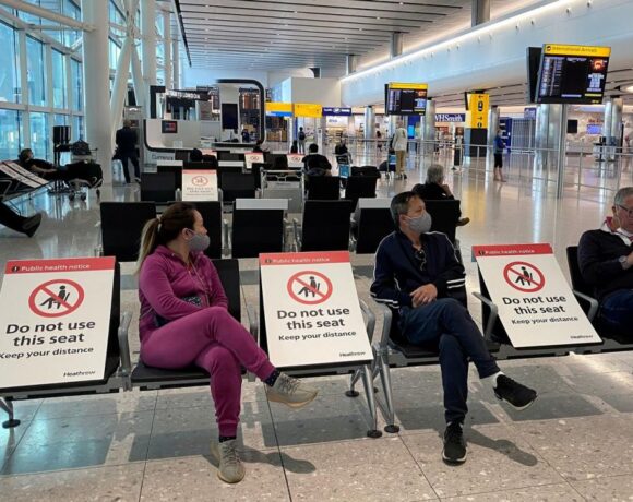 Βρετανία : Αίρεται η υποχρεωτική καραντίνα για τους ταξιδιώτες