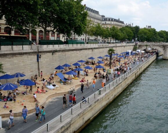Γαλλία: Τεστ Covid 19 στις περίφημες Paris Plages