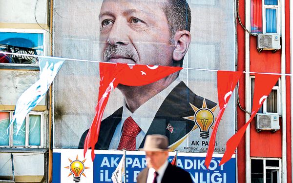 Γιατί ο Τραμπ μιμείται τον Ερντογάν – Η Τουρκία στον καθρέφτη των ΗΠΑ