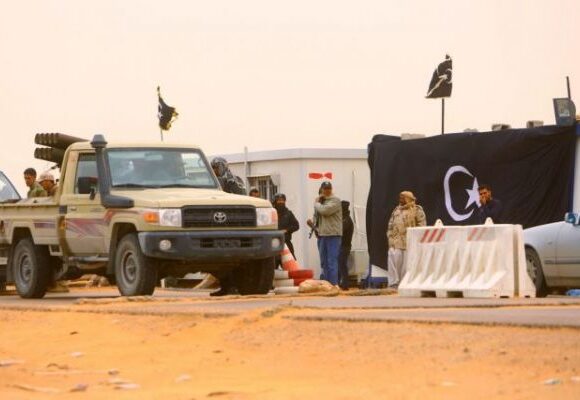 Διπλωματικό «πόκερ» για τη Λιβύη εν μέσω φόβων για γενικευμένη σύρραξη