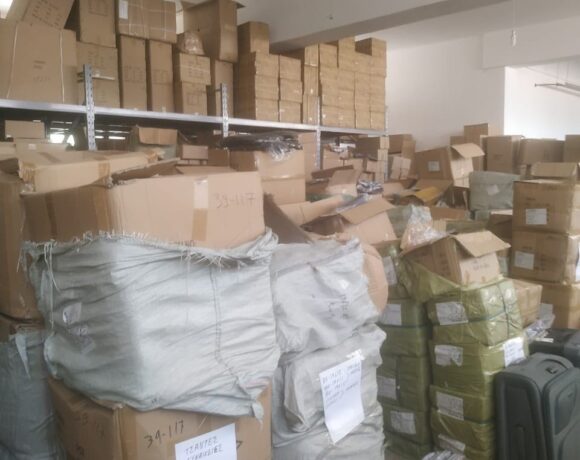 Επιχειρήσεις κατά του παρεμπορίου στο κέντρο της Αθήνας και το Περιστέρι