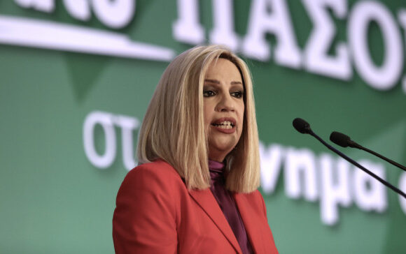 Η Γεννηματά στο πλευρό της 4άδας