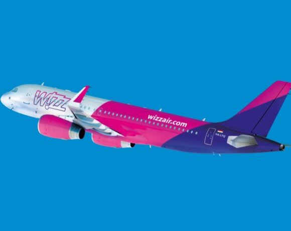 Η Wizz Air προσθέτει 5 νέα δρομολόγια από το Λονδίνο|Και πτήσεις προς Σαντορίνη