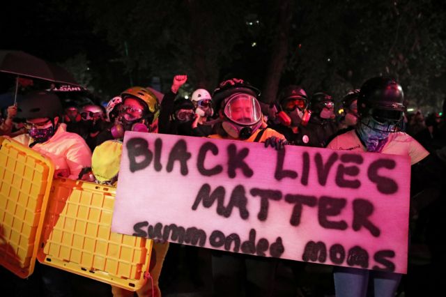 ΗΠΑ: Κοινωνικές συγκρούσεις στο Πόρτλαντ, πόλη με αριστερή ιστορία και ρατσιστικό παρελθόν