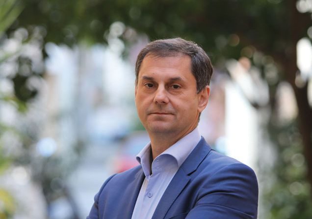 Θεοχάρης: Η Ελλάδα άνοιξε σήμερα την αγκαλιά της για τους τουρίστες με ασφάλεια