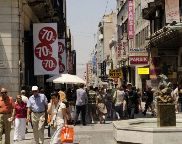 Θερινές εκπτώσεις: Ξεκινούν τη Δευτέρα πόσο θα διαρκέσουν