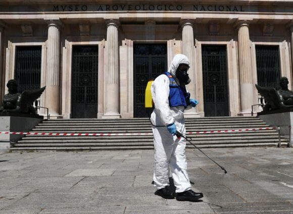 Ισπανία: Ακυρώνει τα ταξίδια στην ηπειρωτική χώρα η Tui λόγω κοροναϊού